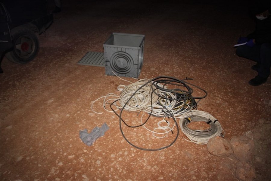 Eskişehir'de Kablo Hırsızlığı Şüphelisi 2 Kişi Yakalandı