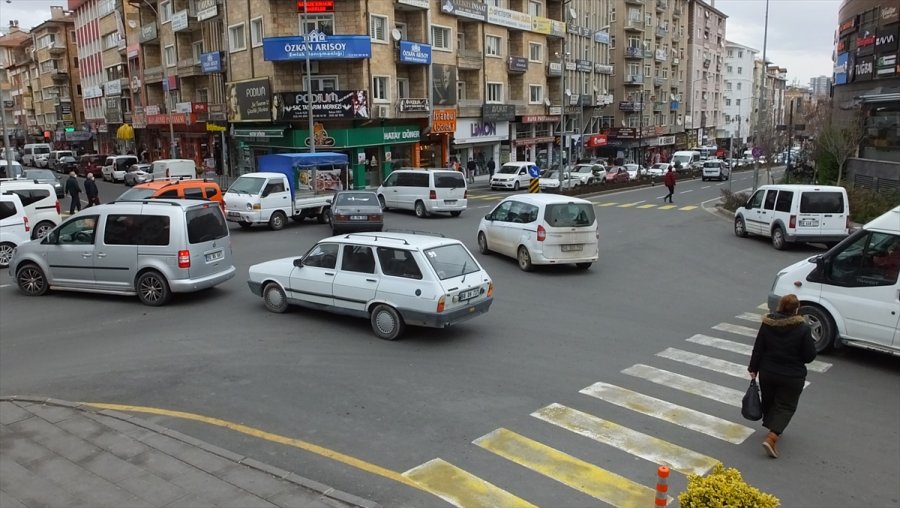 İç Anadolu'da Sokağa Çıkma Kısıtlamasının Ardından Hayat Normale Döndü