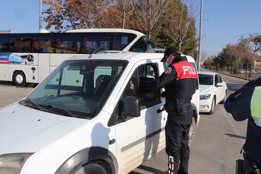 Karamanlı Şairin Şiiri Sağlık Çalışanlarını Duygulandırdı