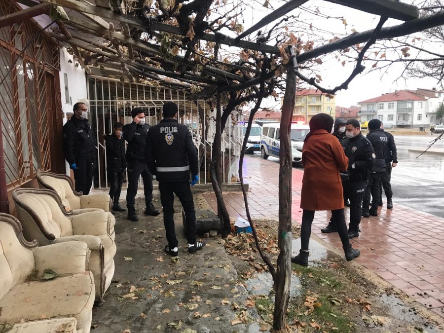 Karaman'da Bir Kişi Tartıştığı Eşini Ve Baldızını Bıçakla Yaraladı