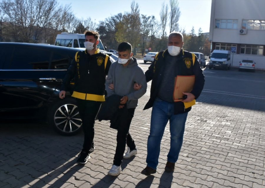Aksaray'da Elektronik Eşya Ve Motosiklet Çaldığı Öne Sürülen 2 Zanlı Tutuklandı