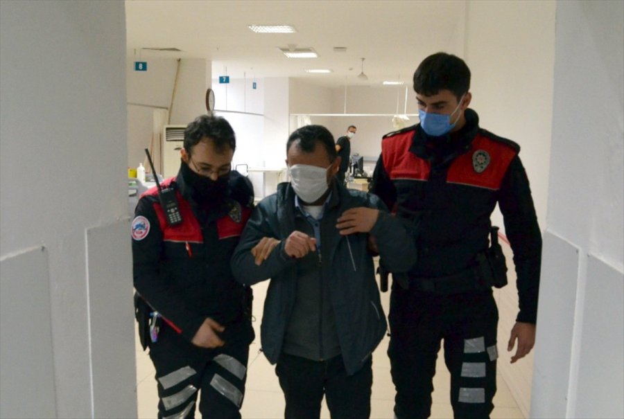 Aksaray'da Sokağa Çıkma Kısıtlamasına Uymayan Alkollü Sürücüye 4 Bin Lira Ceza