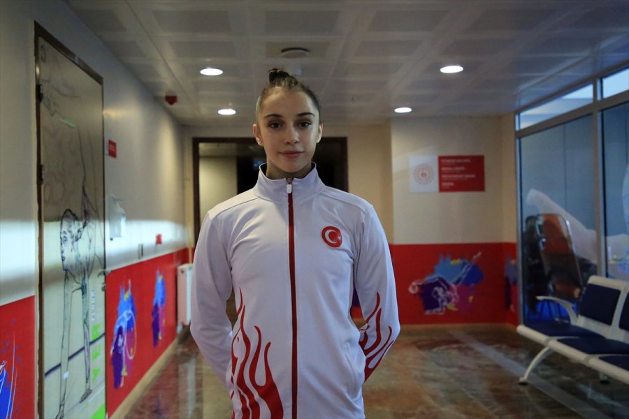 Kadın Cimnastikçiler Avrupa Şampiyonası Hazırlıklarını Sürdürüyor