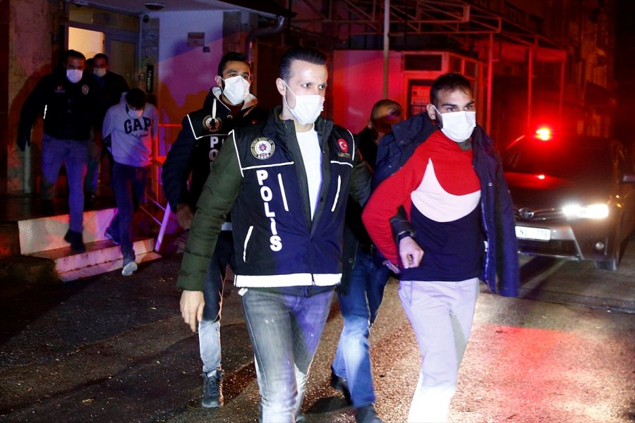 Kayseri'de Bir Evde Uyuşturucu Kullanan 8 Kişi Gözaltına Alındı