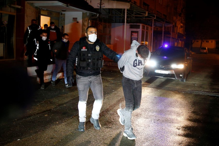 Kayseri'de Bir Evde Uyuşturucu Kullanan 8 Kişi Gözaltına Alındı