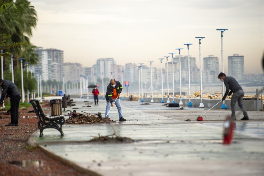 Mersin'de Sağanak Ve Fırtınanın Zarar Verdiği Bölgelerde Hasar Tespiti Yapılıyor