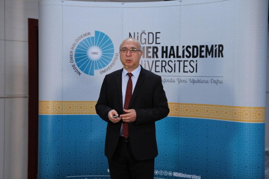 Niğde'de 300 Akademisyene Çevrimiçi 