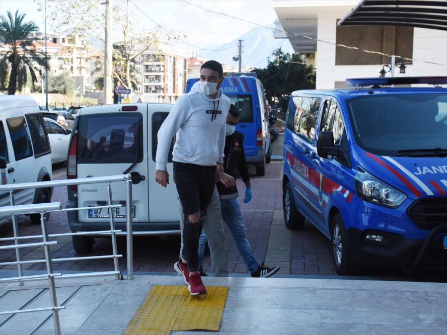 Antalya'da Uyuşturucu Operasyonunda 4 Şüpheli Yakalandı