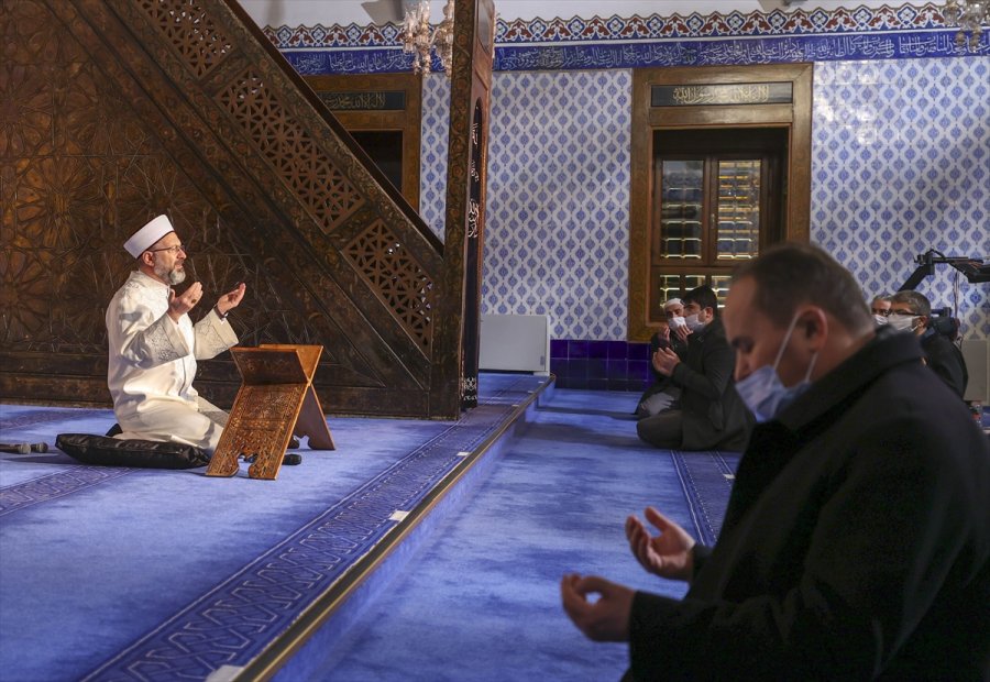 Diyanet İşleri Başkanı Erbaş'tan, Salgın Hastalık Ve Doğal Afetlerde Hayatını Kaybedenler İçin Dua