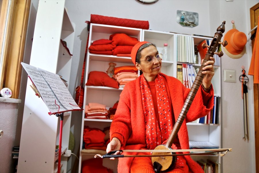 Hint Asıllı Arjantinli Keşiş Rüyasında Gördüğü Mevlana'nın Yoluna Girdi