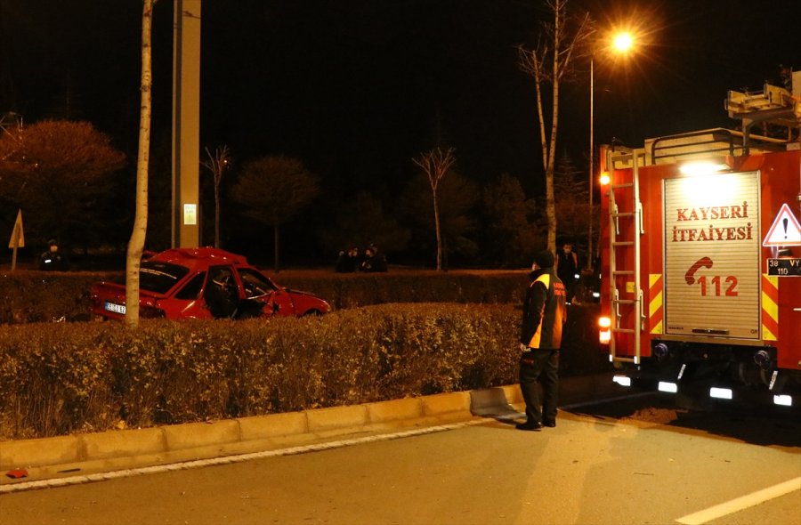 Kayseri'de Trafik Kazası: 2 Ölü, 1 Yaralı