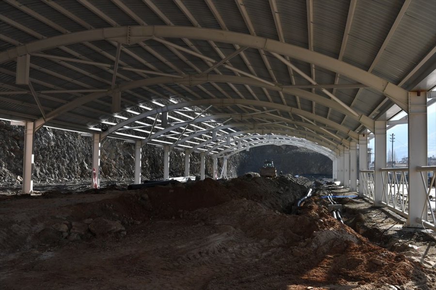 Başkan Büyükkılıç, Yahyalı'yı Ziyaret Etti