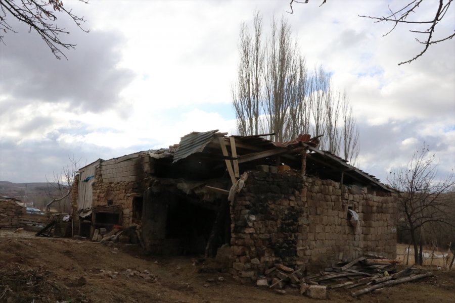 Hayvanları Telef Olan Çiftçiler Devlet Desteğiyle Üretime Devam Ediyor