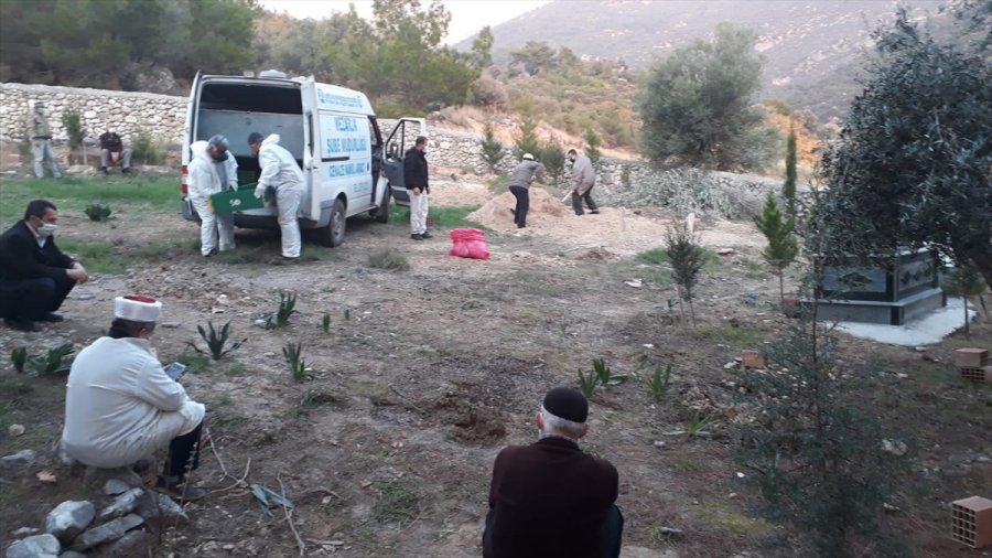 Kovid-19 Nedeniyle Hayatını Kaybeden Kore Gazisi Son Yolculuğuna Uğurlandı