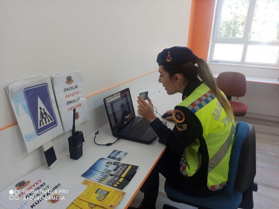 Mersin'de Jandarma, Öğrencilere İnternet Üzerinden Trafik Eğitimi Verdi