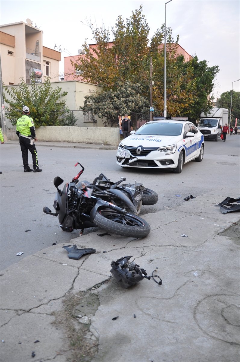 Mersin'de Polis Aracı İle Motosiklet Çarpıştı: 2 Yaralı