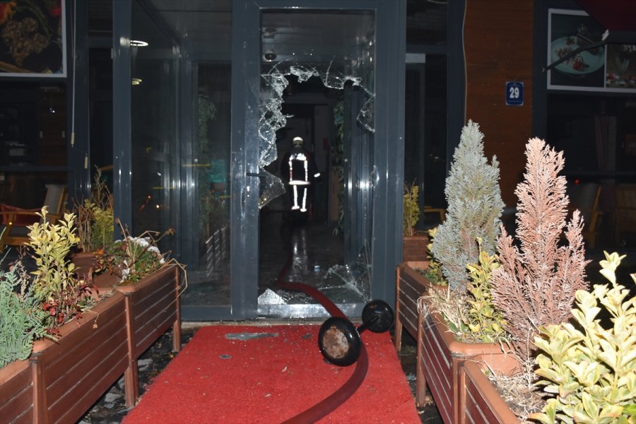Başkentte Kundaklanan Kafede Hasar Oluştu
