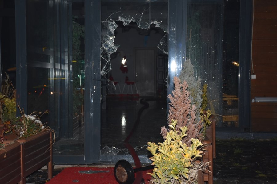 Başkentte Kundaklanan Kafede Hasar Oluştu