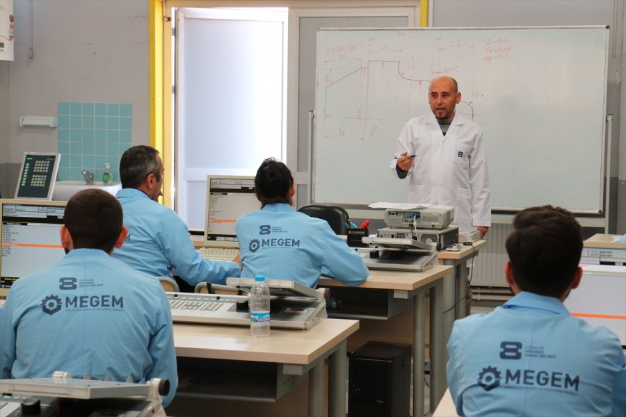 Eskişehir Osb Bünyesinde Kurulan Megem Meslek Ve İş Sahibi Yapmaya Devam Ediyor