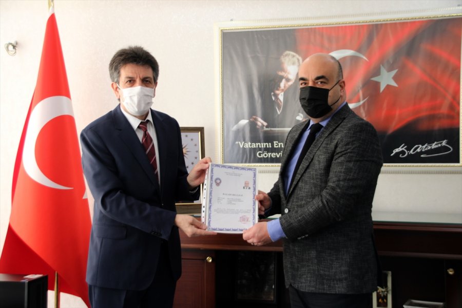 Erdemli Kaymakamı Kula'dan Emniyet Personeline Başarı Belgesi