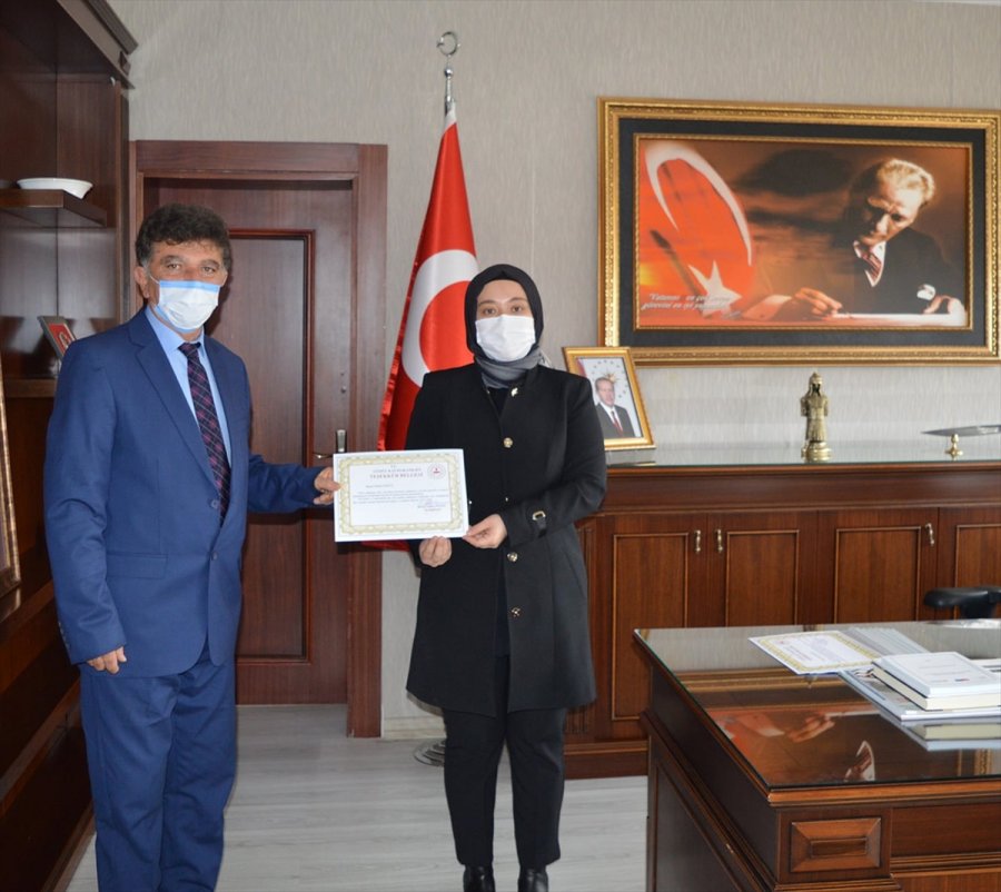 Güdül Kaymakamından Emekli Olan Öğretmenlere Teşekkür Belgesi