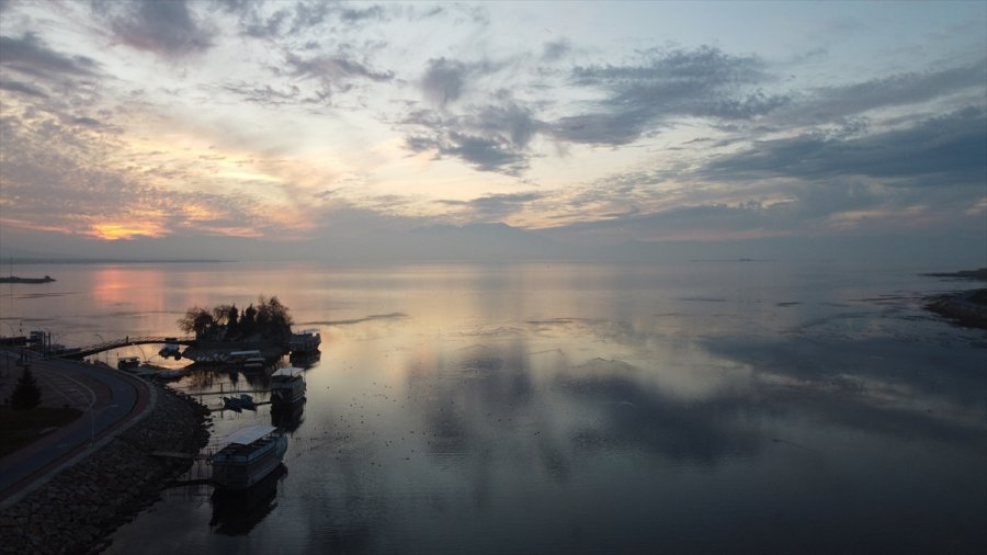 Beyşehir Gölü'nde Güneşin Batışı Drone İle Havadan Görüntülendi
