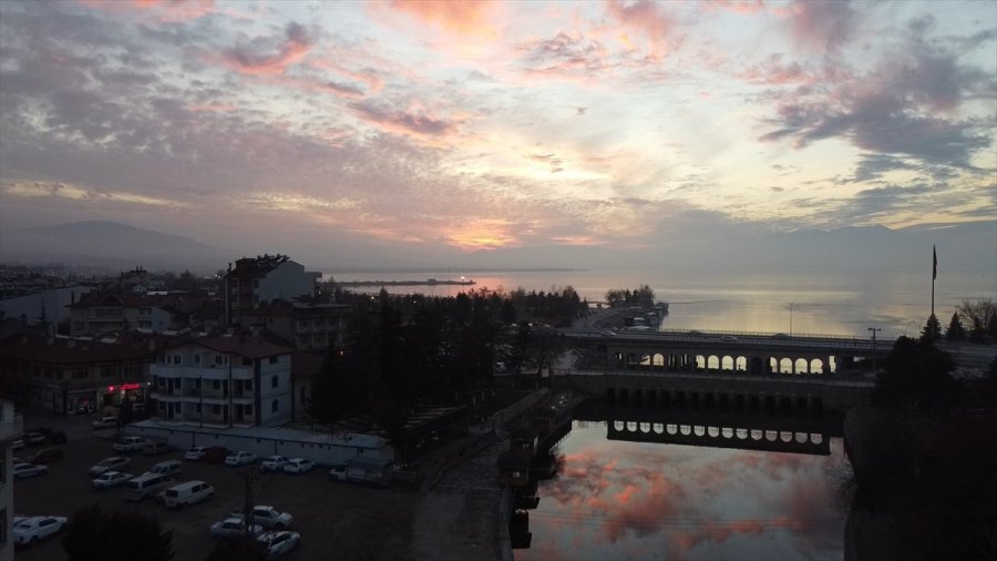 Beyşehir Gölü'nde Güneşin Batışı Drone İle Havadan Görüntülendi