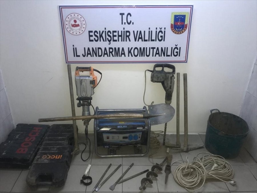 Eskişehir'de Sit Alanında İzinsiz Kazı Yaptıkları İddiasıyla 6 Şüpheli Yakalandı