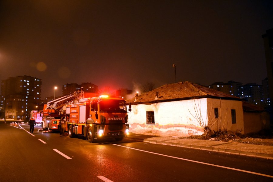 Kayseri'de Müstakil Evde Çıkan Yangın Söndürüldü