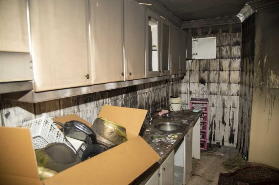 Mersin'de Yangın Mağduru Ailenin İhtiyaçları Karşılanacak