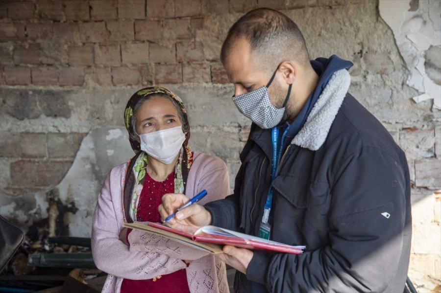 Mersin'de Yangın Mağduru Ailenin İhtiyaçları Karşılanacak