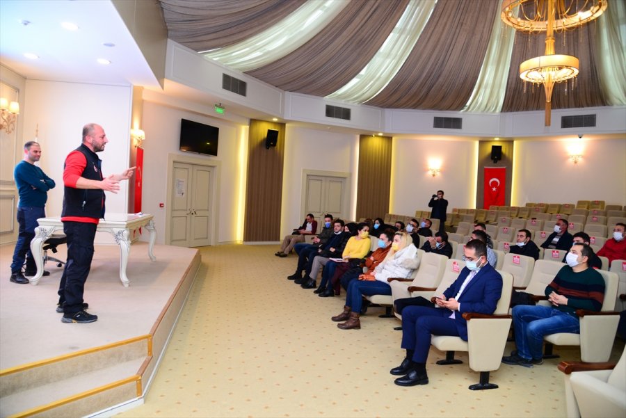 İzmir Depreminin Kahramanları, Tecrübelerini Kahramankazan Arama Kurtarma Birliği İle Paylaştı