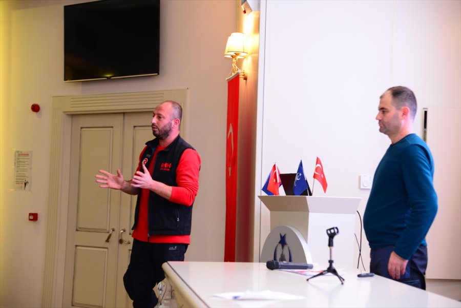 İzmir Depreminin Kahramanları, Tecrübelerini Kahramankazan Arama Kurtarma Birliği İle Paylaştı