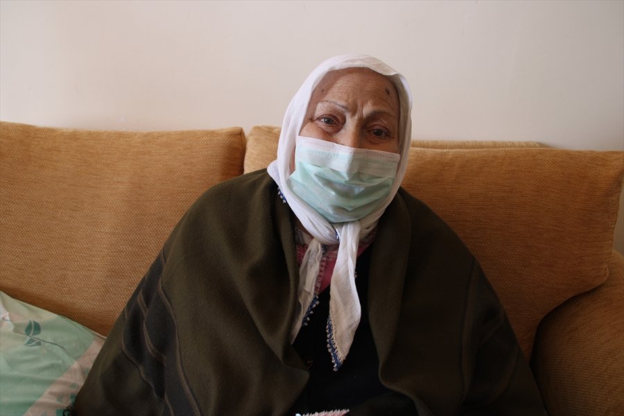 Mersin'de Yaşlı Çift 21 Gün Süren Kovid-19 Mücadelesini Kazandı