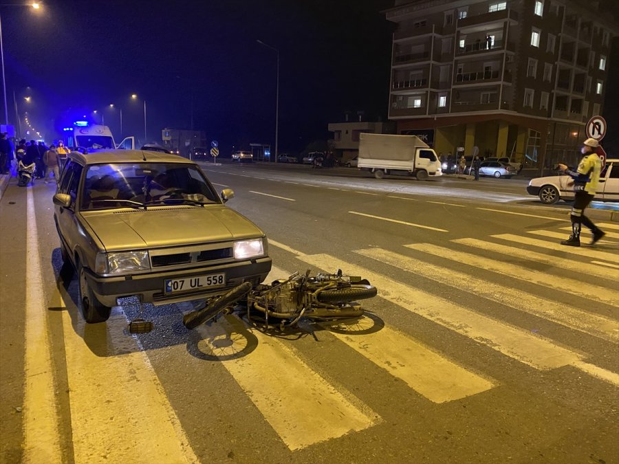 Antalya'da Trafik Kazasında 1 Kişi Yaralandı