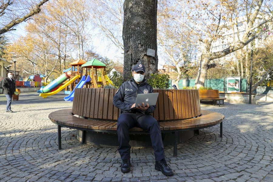 İlk İftarını Bankta Kumanyayla Açarken Objektife Takılan Polis Memuru, Aa'nın 