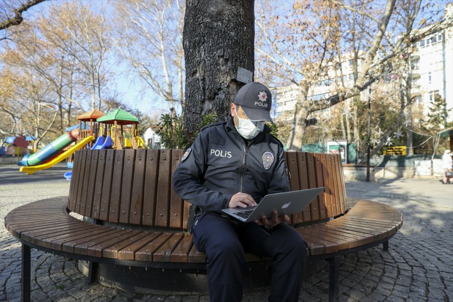 İlk İftarını Bankta Kumanyayla Açarken Objektife Takılan Polis Memuru, Aa'nın 