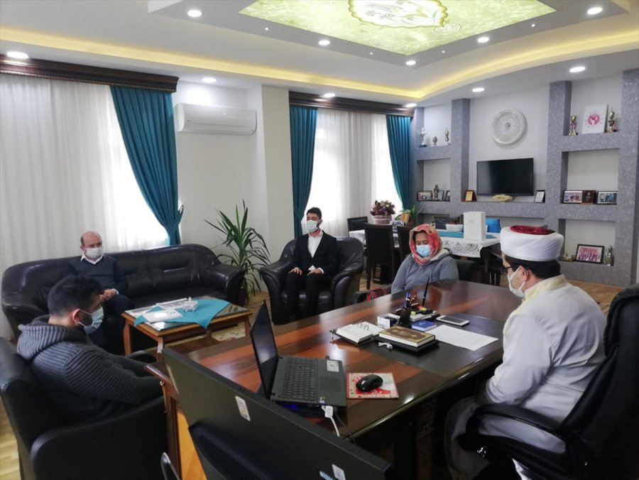 Kahramankazan'a Yerleşen Taylandlı Genç Kadın Müslüman Olup Elif İsmini Aldı