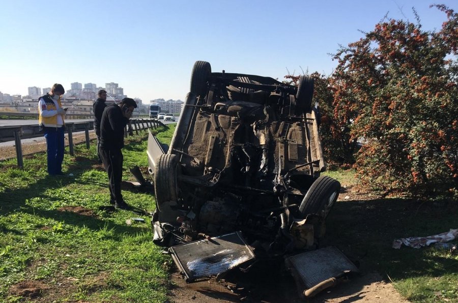 Tag Otoyolunda Hafif Ticari Araç Takla Attı: 2 Yaralı