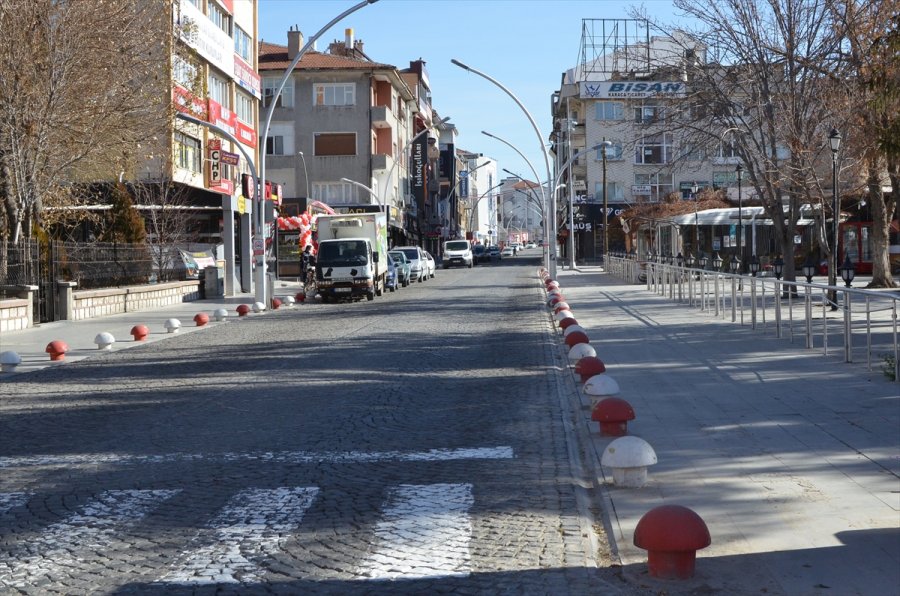 Konya, Karaman, Aksaray Ve Afyonkarahisar'da Sokağa Çıkma Kısıtlamasına Uyuldu