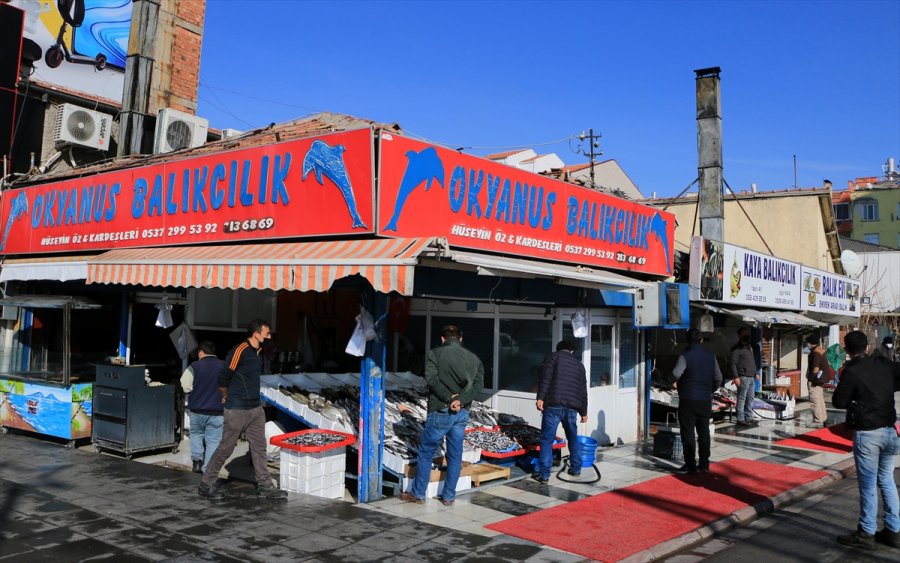 Konya, Karaman, Aksaray Ve Afyonkarahisar'da Sokağa Çıkma Kısıtlamasına Uyuldu