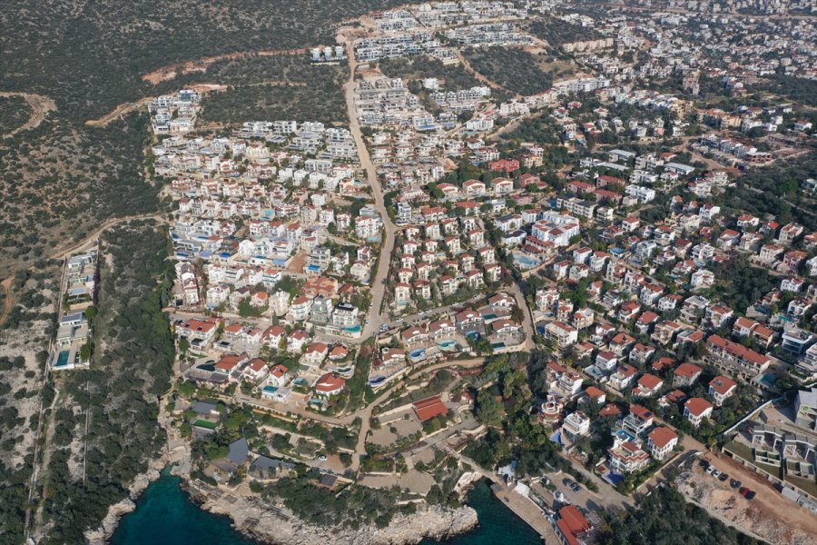 Antalya'da Yaklaşan Yılbaşıyla