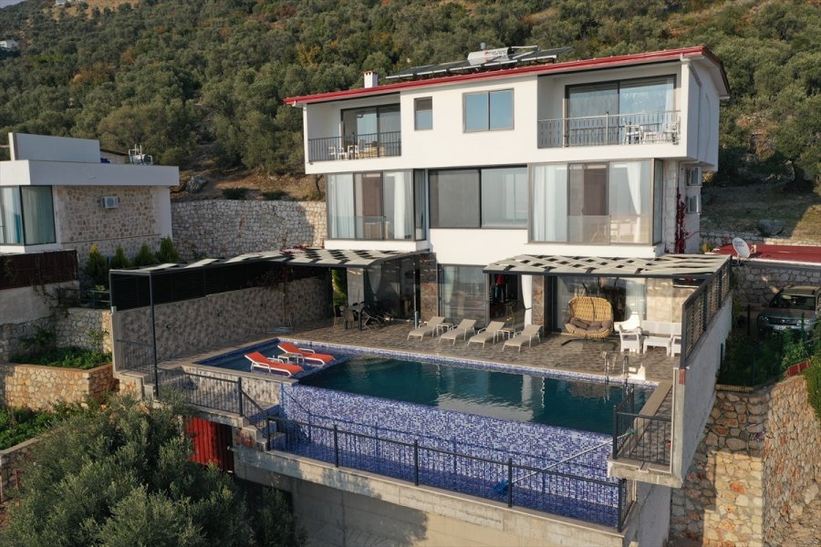 Antalya'da Yaklaşan Yılbaşıyla