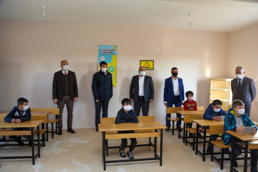 Mersin'de Eba Destek Noktası Kırsalda Yaşayan Çocukların Ayağına Götürüldü