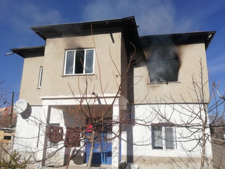 Tomarza'da Çıkan Yangında Bir Ev Kullanılamaz Hale Geldi