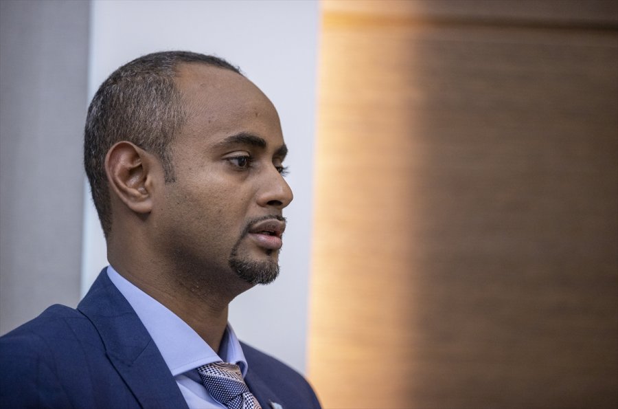 Türkiye Mezunu Somalili Bakan, İlk Yurt Dışı Ziyaretini 