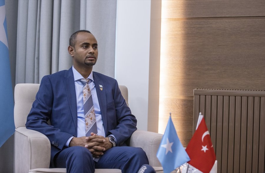 Türkiye Mezunu Somalili Bakan, İlk Yurt Dışı Ziyaretini 