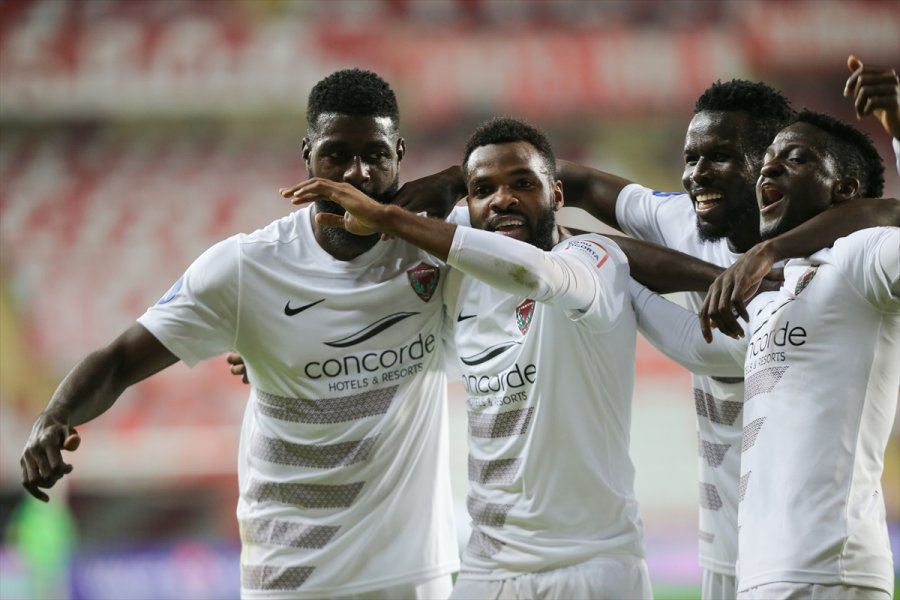 Hatayspor Antalyaspor'u 6 Golle Yendi