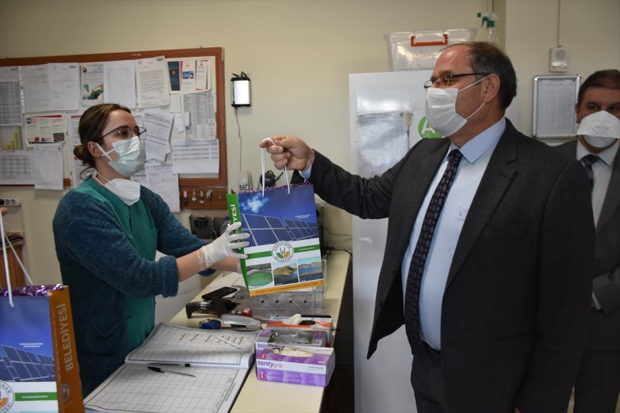 Kaymakam Murat'tan Sağlık Çalışanlarına Moral Ziyareti