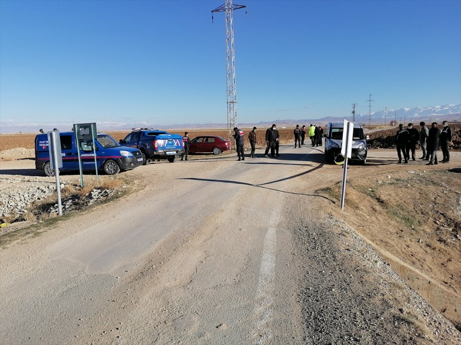 Konya'da Şarampole Devrilen Motosikletin Sürücüsü Yaşamını Yitirdi